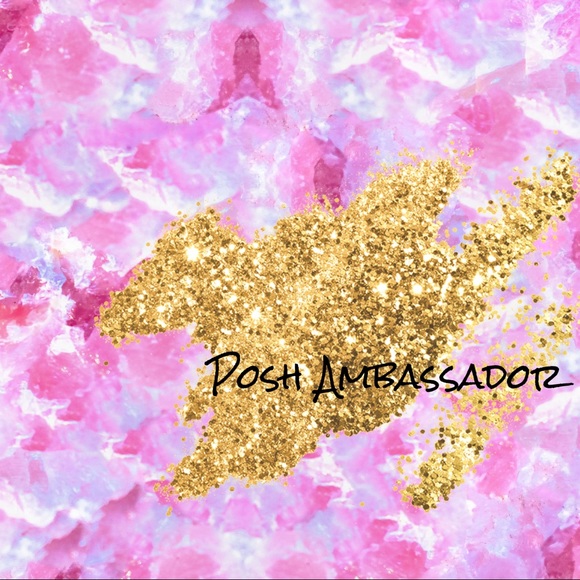 Meet your Posher, Courtney 🥂 - Picture 2 of 2